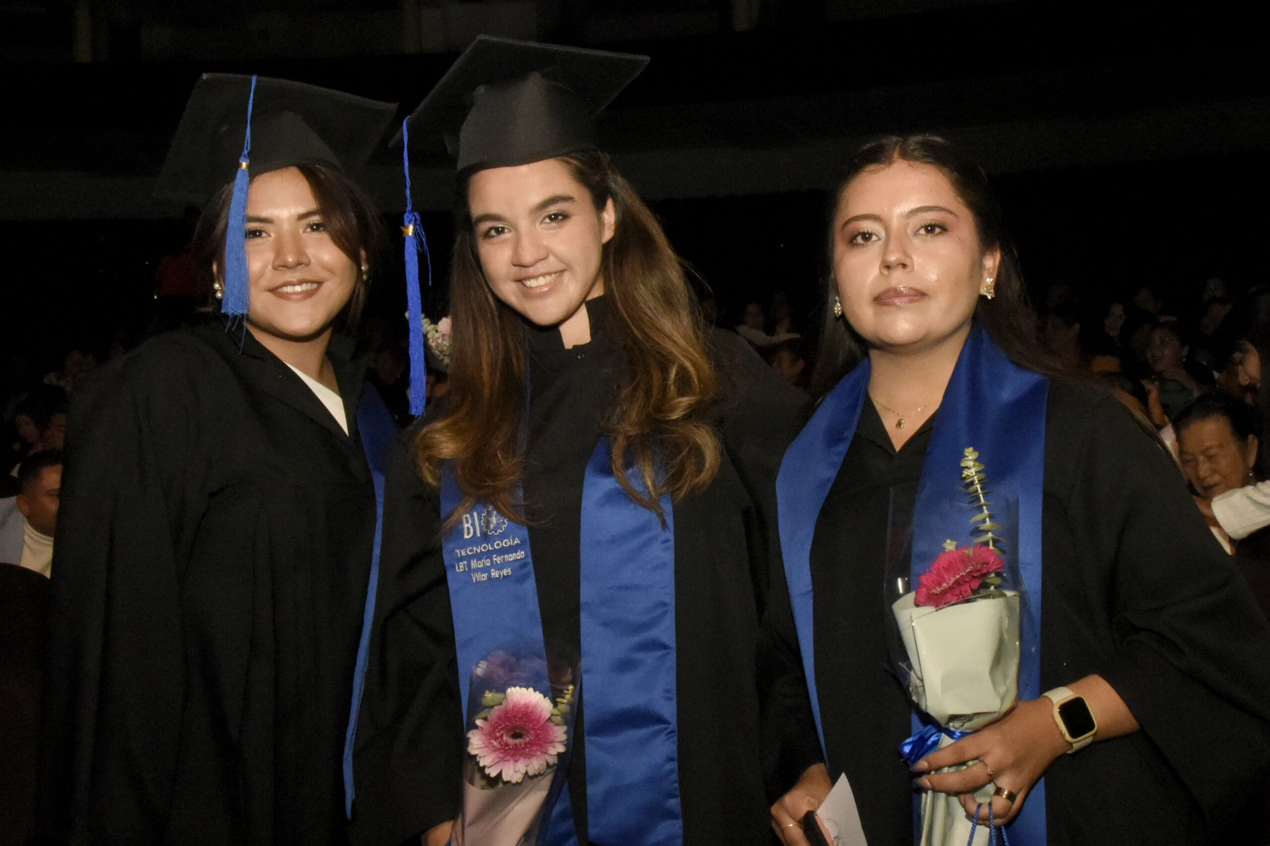 BUAP gradúa a 47 biotecnólogos llamados a innovar en salud, alimentos y tecnología