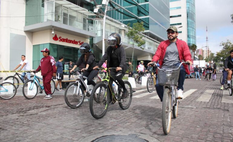 Más de 6 mil ciclistas toman las calles de Puebla por el Día Mundial de la Bicicleta