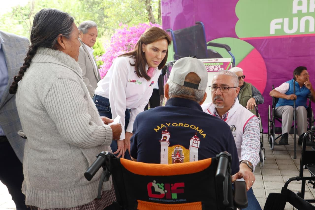 DIF Puebla Capital entrega 25 sillas de ruedas para fortalecer la inclusión de personas con discapacidad