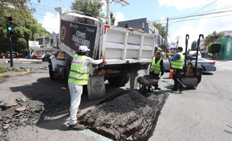 Pepe Chedraui acelera programa de bacheo; suman miles de intervenciones en calles de la capital