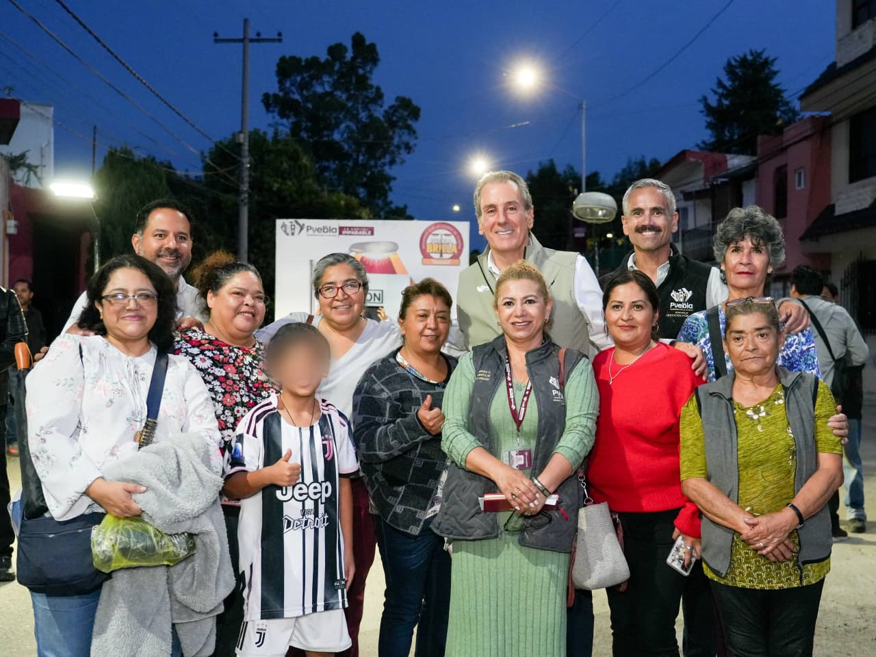 La 10 de Mayo prende nuevo alumbrado: 262 luminarias LED con Puebla Brilla