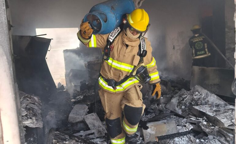 Explosión durante abastecimiento de gas deja tres lesionados en Villas del Sur