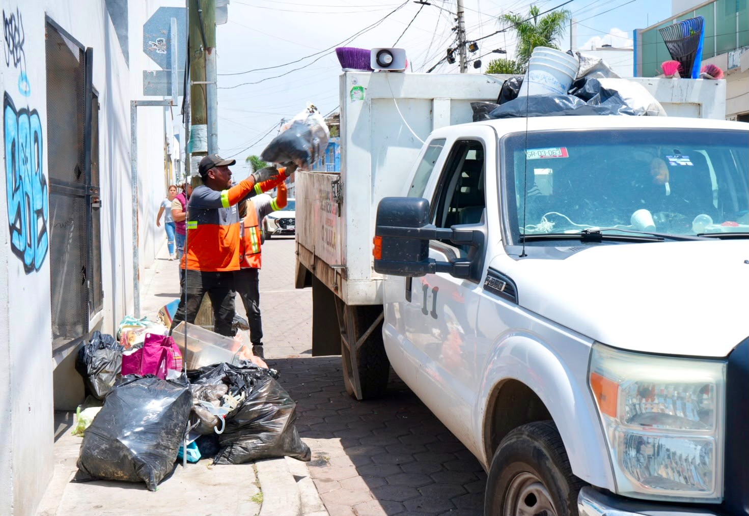Tonantzin Fernández refuerza atención en barrios con el programa «Transformación en Marcha»