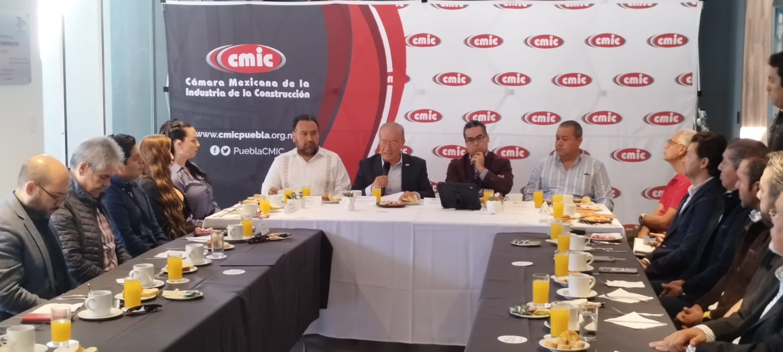 CMIC Puebla levanta la mano ante déficit de 200 mil viviendas sociales