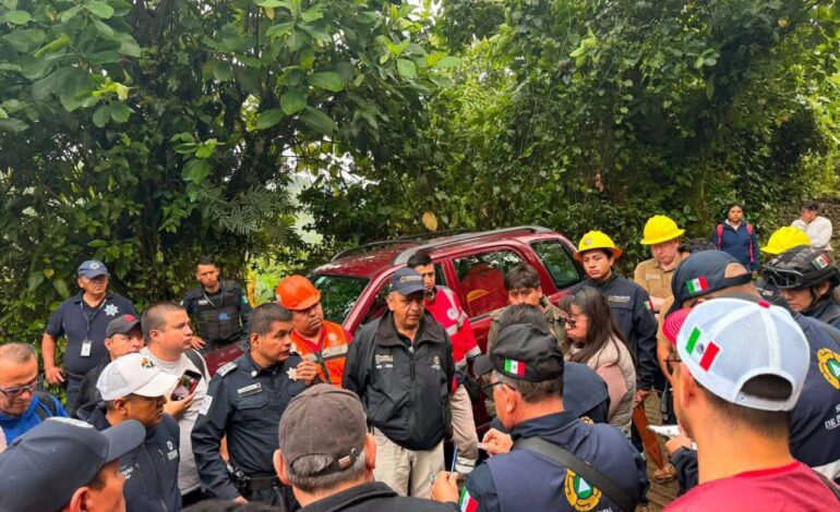 Rescate en gruta de Cuetzalan supera 21 horas; lluvias obligan a suspender labores