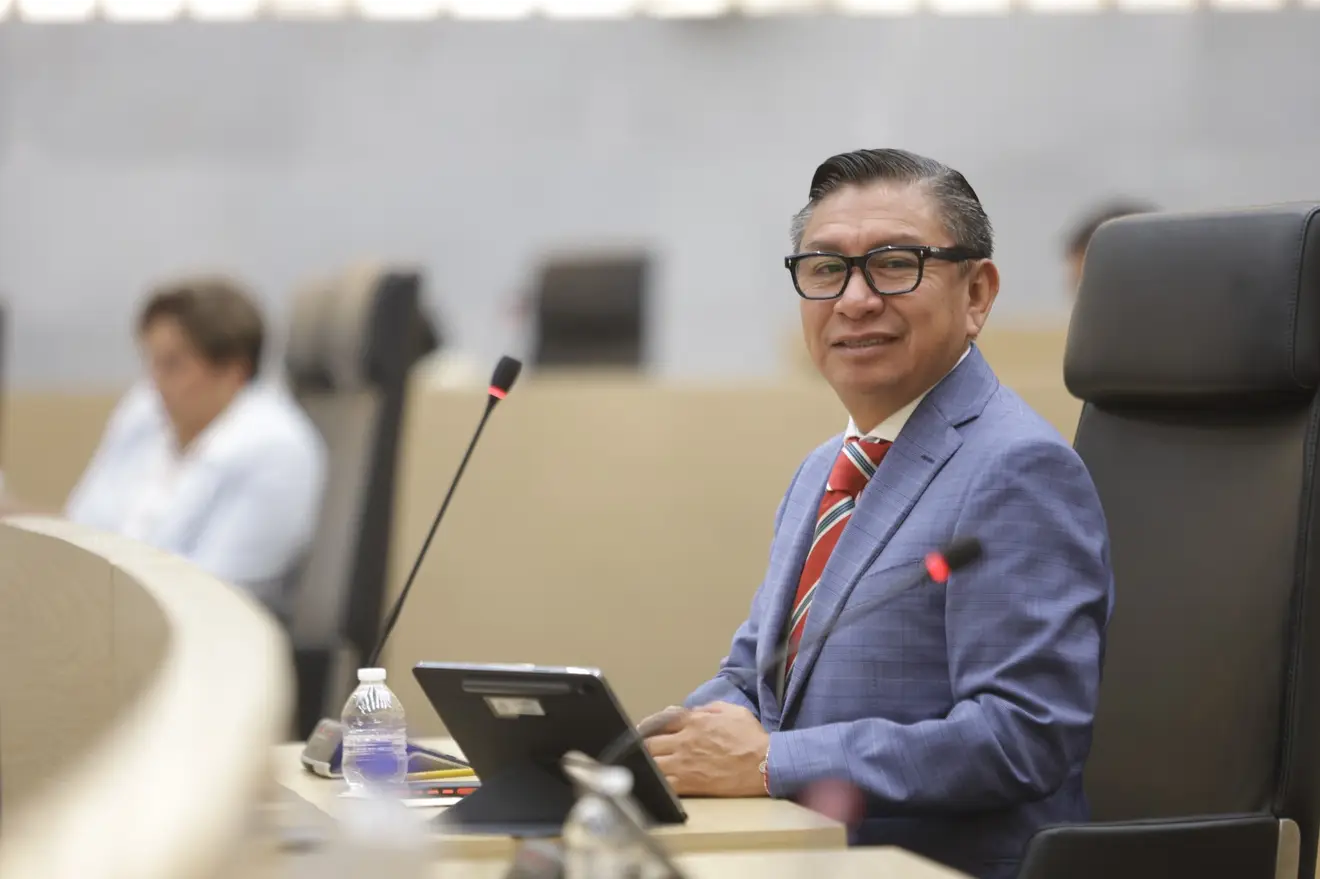 Proponen hasta cuatro horas con sueldo para que servidores públicos atiendan asuntos escolares