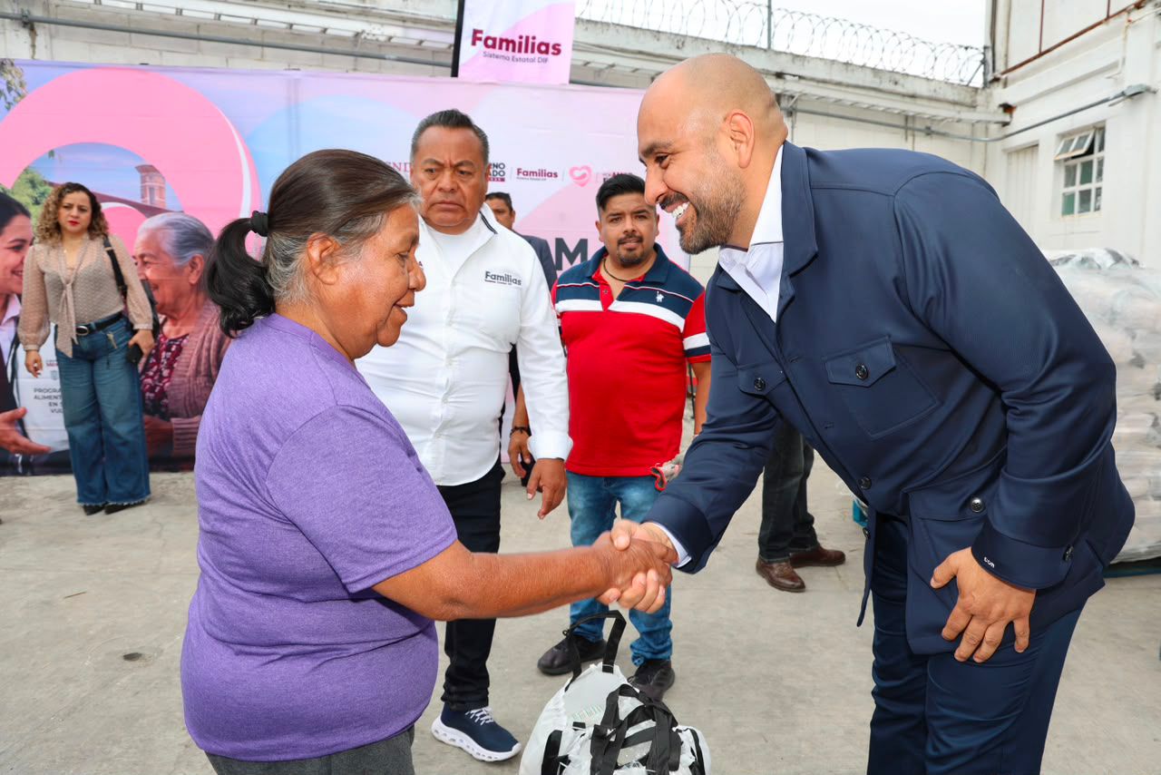 SEDIF lleva apoyo alimentario a San Felipe Hueyotlipan; adultos mayores y pacientes oncológicos, entre los beneficiarios