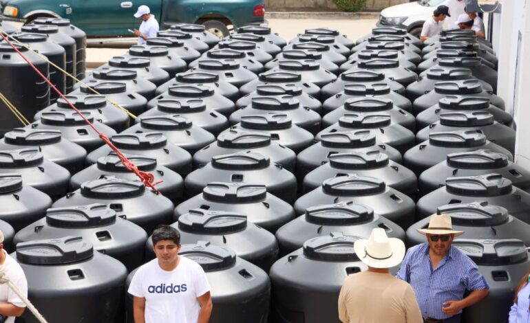 Gobierno de Puebla entrega apoyos y recursos para obras comunitarias en San José Ozumba