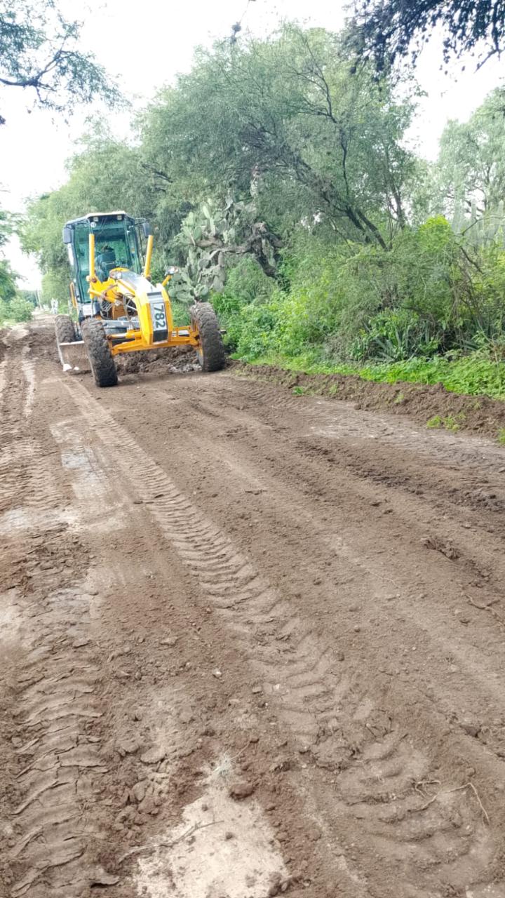 Rehabilita Gobierno del Estado caminos saca cosechas en Xochitlán Todos Santos