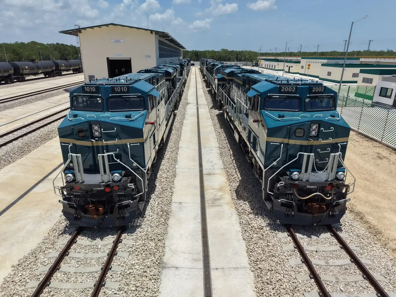 Llegan las primeras 12 locomotoras del Tren Maya de carga; prevén inaugurarlo en 2027