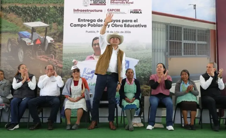 Armenta entrega apoyos y maquinaria para fortalecer el campo en la capital poblana