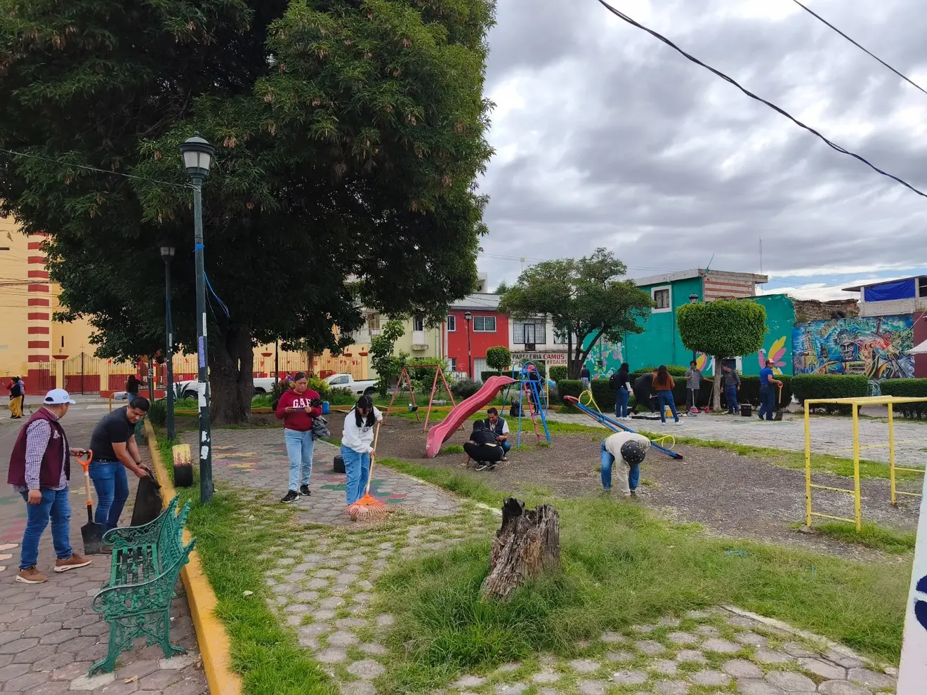 DIF Cholula y SEDIF realizan faena comunitaria en Jesús Tlatempa