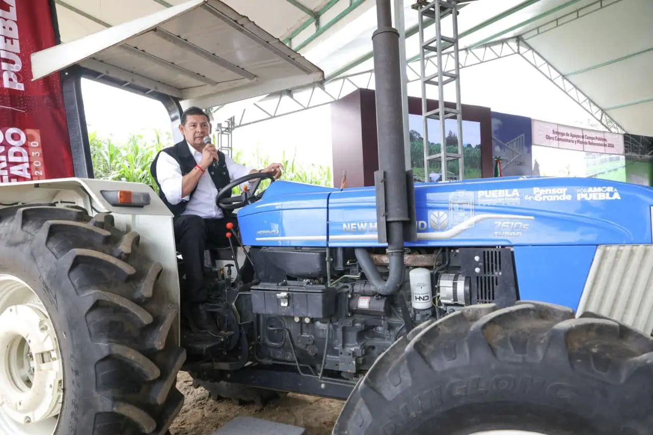 Atempan recibe 11 millones para el campo y prepara plan emergente contra los baches