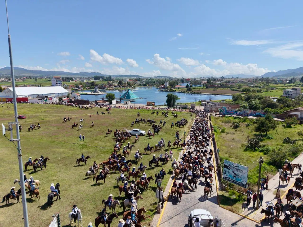 Más de 3 mil jinetes mantienen viva la tradición de Santiago Apóstol en Chignahuapan