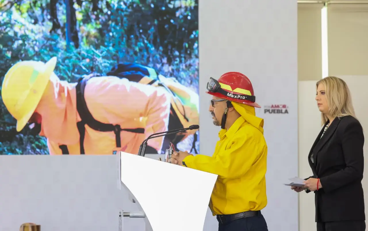 Puebla reduce casi 55% la superficie dañada por incendios forestales durante 2026