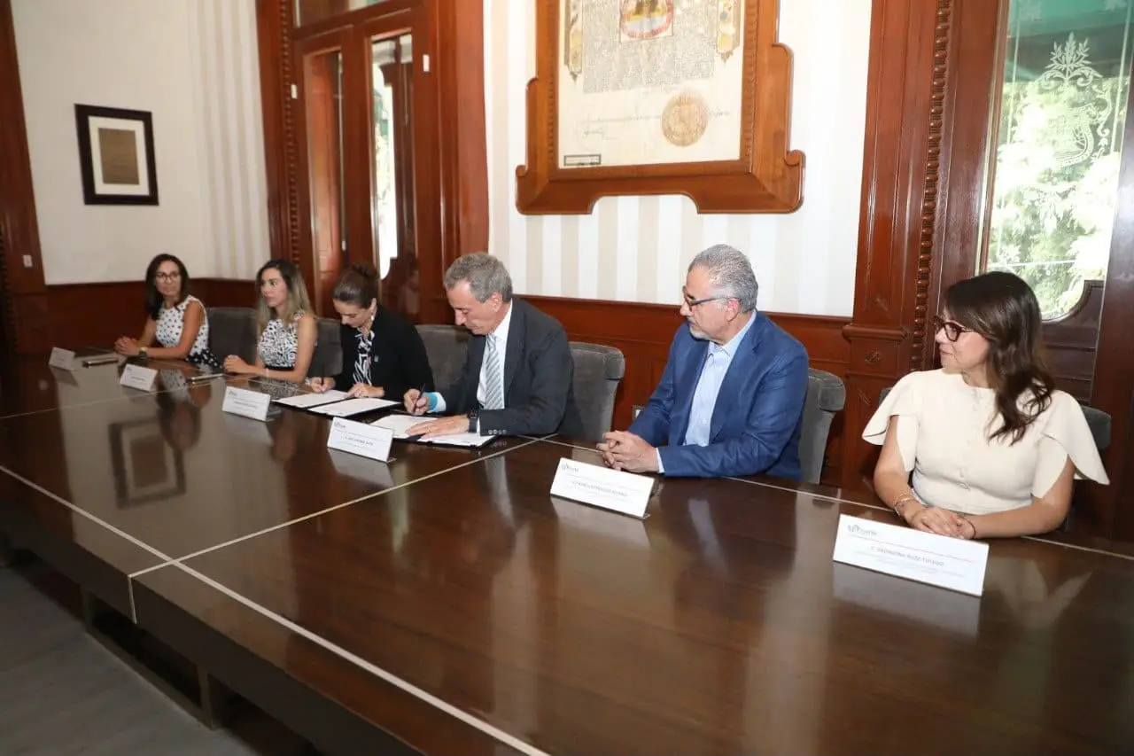Puebla capital y ANTHUS acuerdan reforzar atención a víctimas de trata