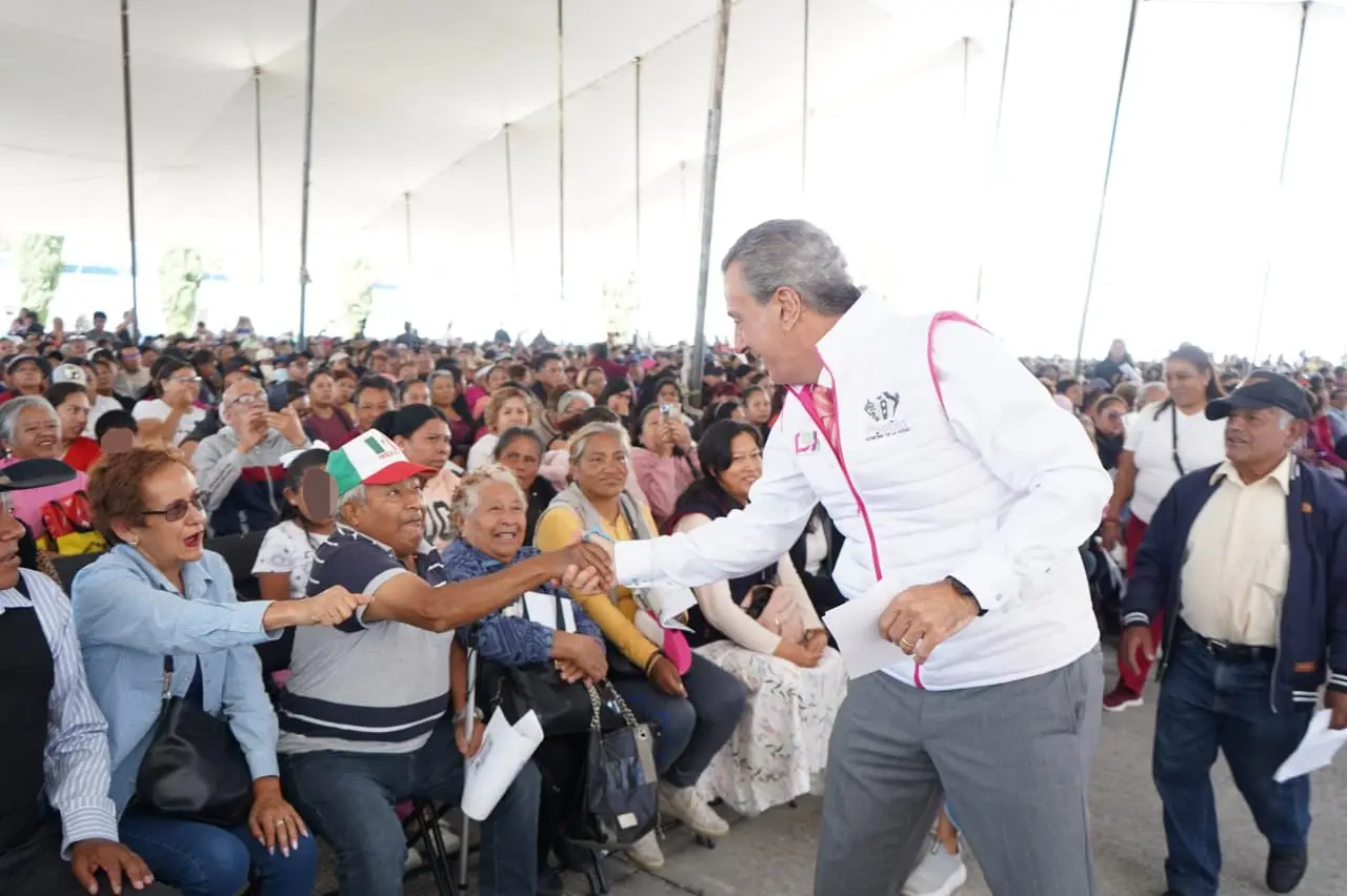 Pepe Chedraui entrega más de 13 mil despensas en Bosques de San Sebastián