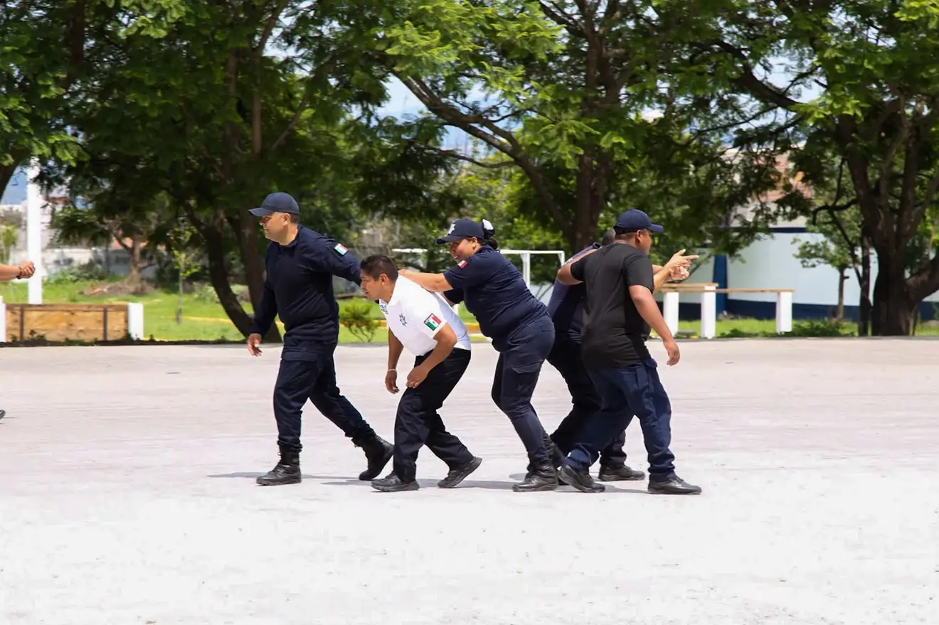 Capacitan a Policía Auxiliar en protección y custodia personalizada 7 - AG Medios Noticias de Puebla
