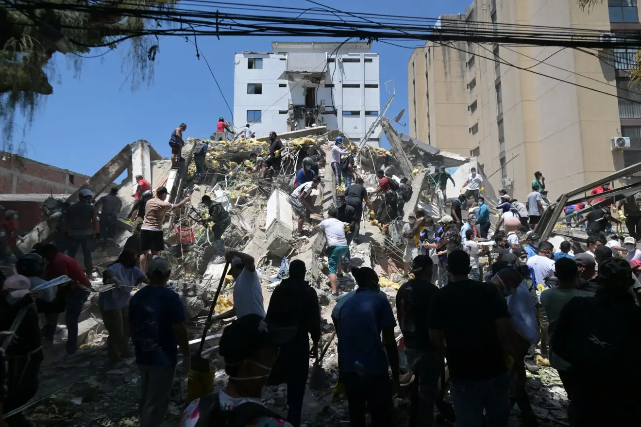 A salvo cuatro estudiantes poblanos de la UTH tras terremoto de 7.4 en Colombia