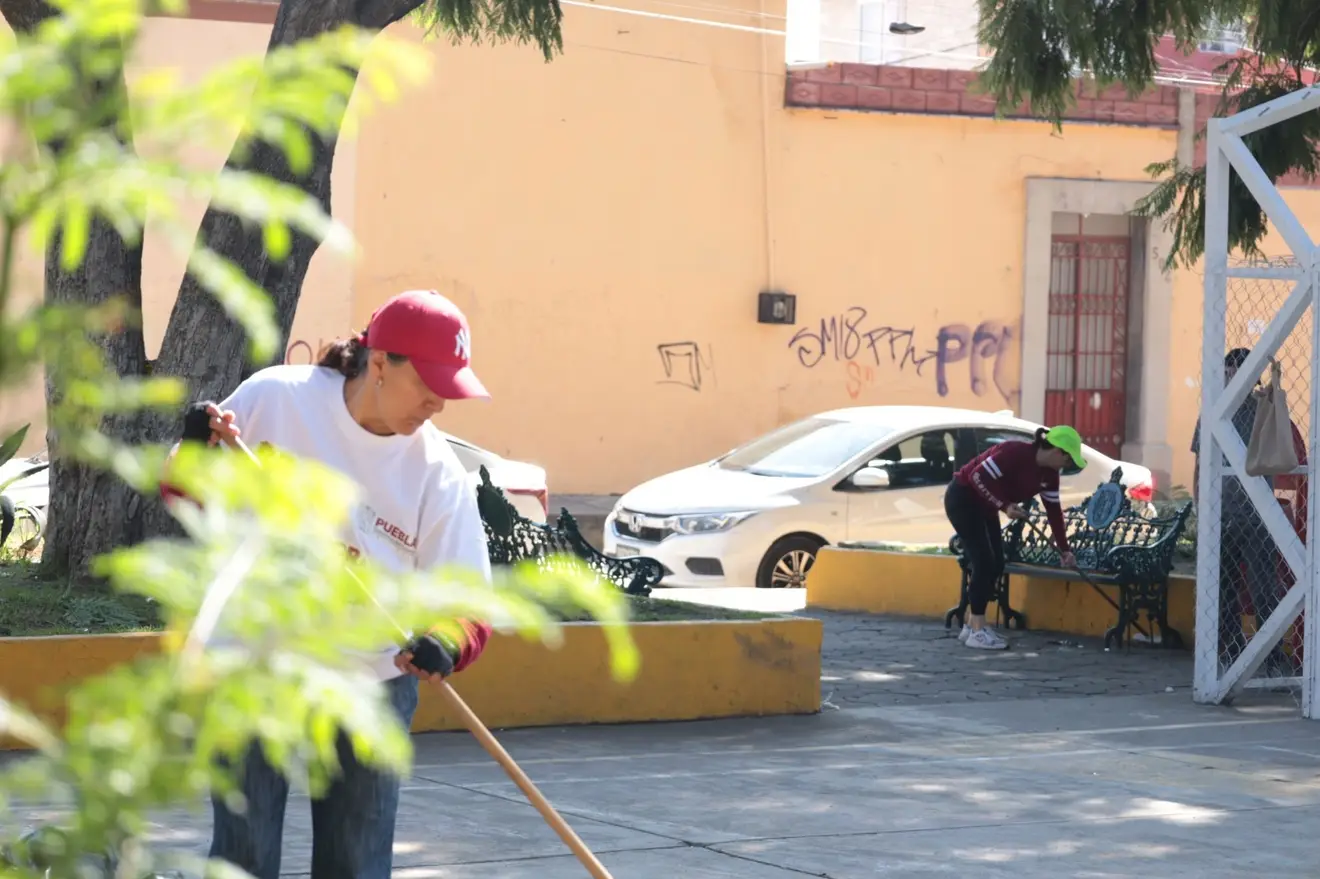 Faena comunitaria devuelve vida al parque de Santiago Mixquitla