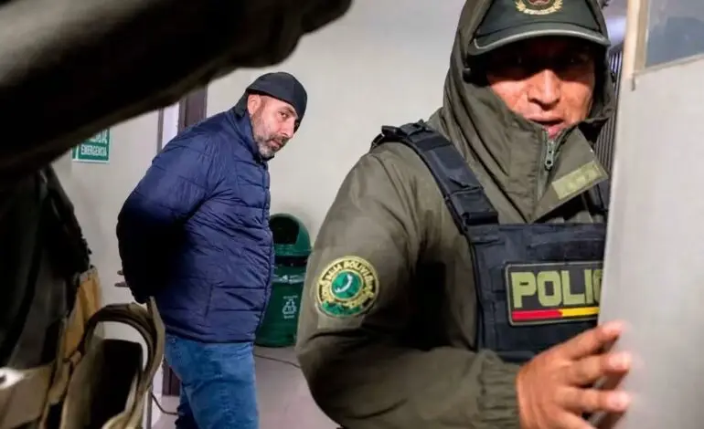 Bolivia abre la caja negra digital: hallan “granja de bots” ligada a operador de Milei y Bolsonaro