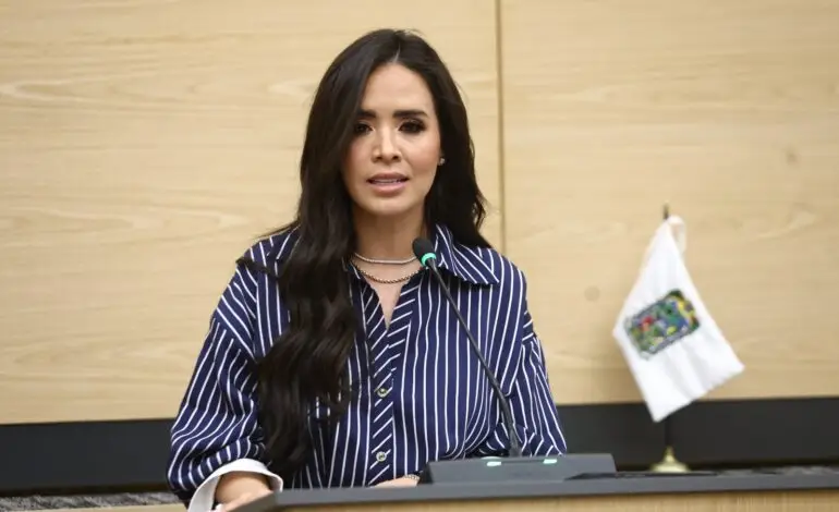 Graciela Palomares llama “oportunista” denuncia por discriminación y acusa linchamiento en redes