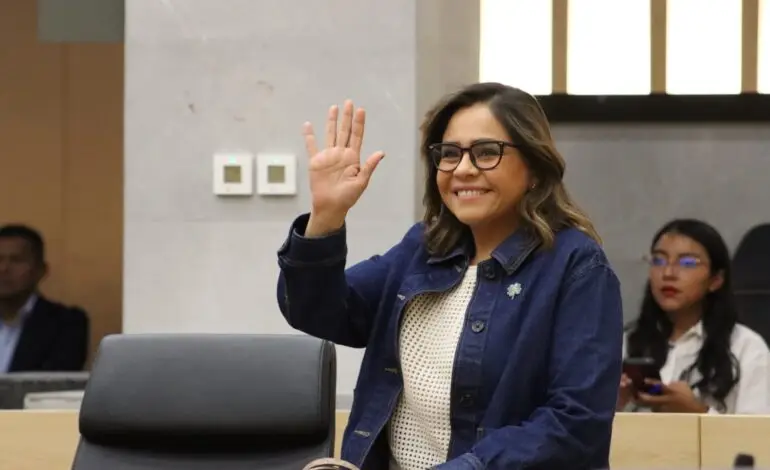Congreso de Puebla va por límites al acceso de jóvenes de 16 años a redes sociales