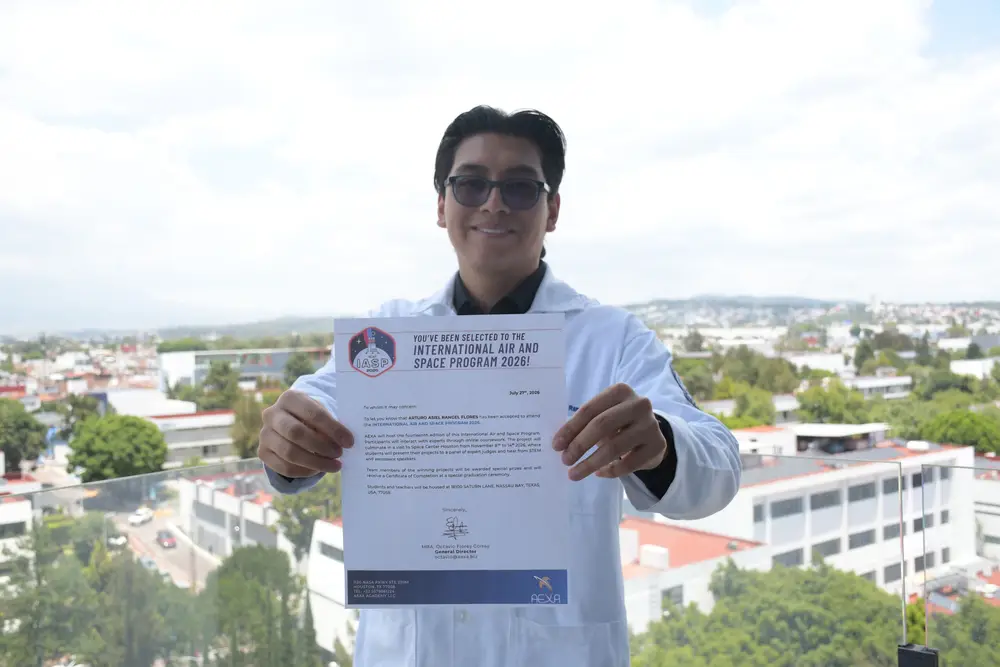 Egresado BUAP llevará investigación sobre cáncer y microgravedad a programa aeroespacial en Houston