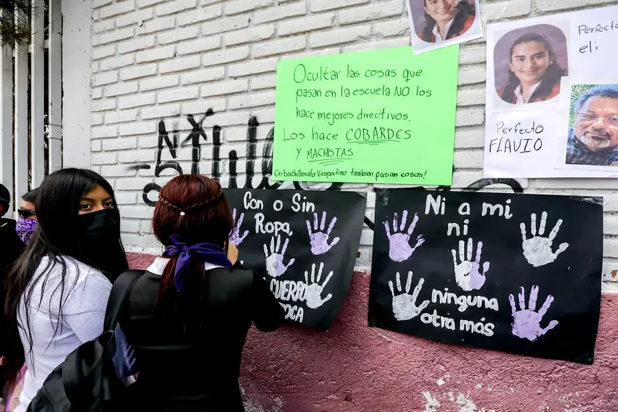 Padres protestan por presunto acoso sexual en el Centro Escolar 5 de Mayo
