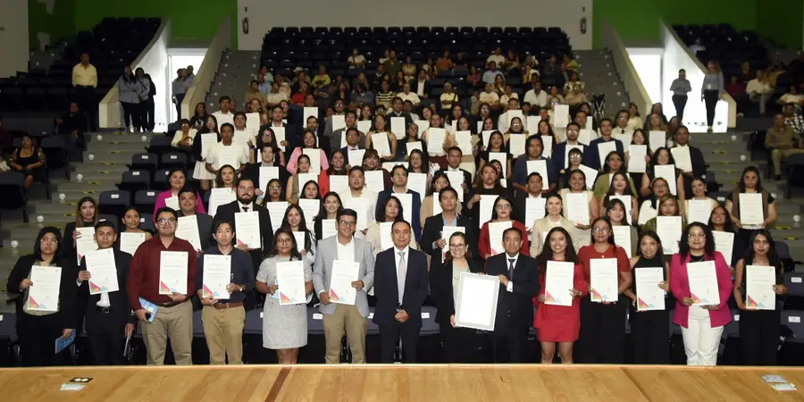 Solo 2.9% alcanza el Premio Ceneval; 115 egresados BUAP reciben la distinción