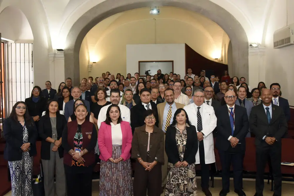 Sobrecarga y salud mental, los retos que amenazan la formación de médicos especialistas