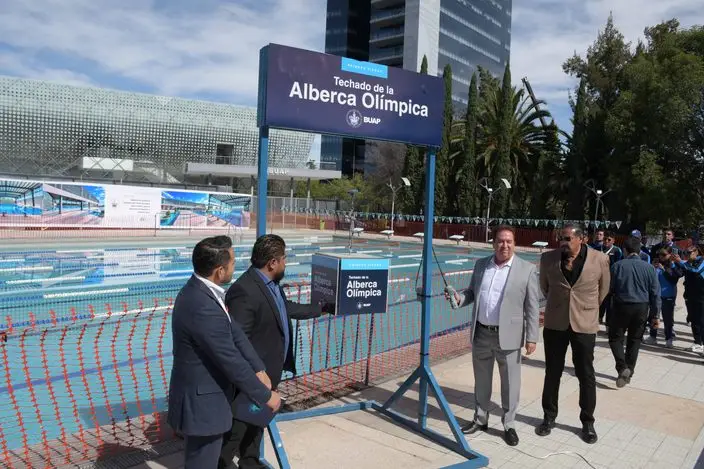 BUAP techará alberca olímpica y calentará 2 millones de litros con energía solar