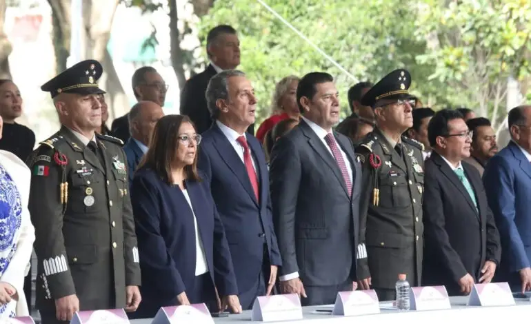 Puebla abre septiembre patrio: Armenta y Pepe Chedraui colocan Bando Solemne en Palacio Municipal