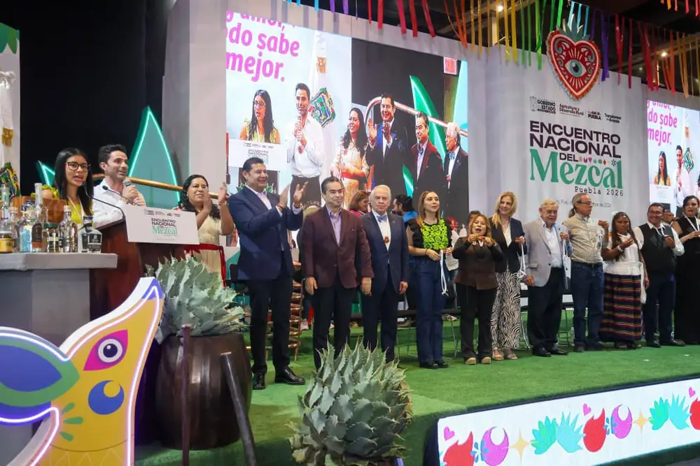 Puebla destila negocio: mezcal genera hasta 10 mil empleos y conquista nuevos mercados