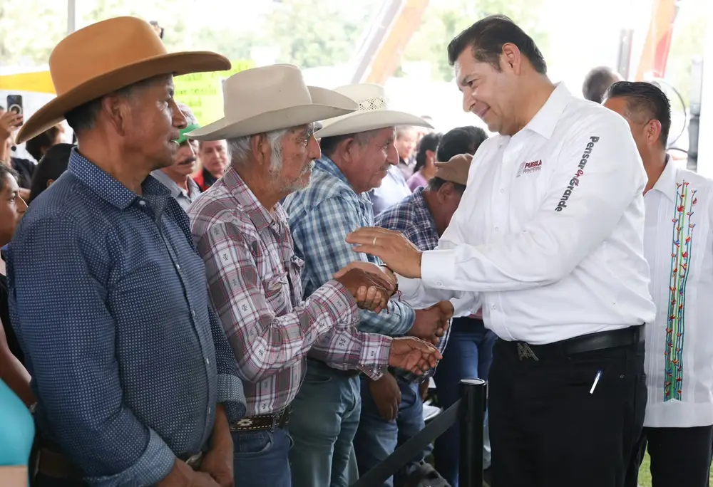 Puebla estrena 14.4 kilómetros de carretera y anuncia nueva conexión con Veracruz