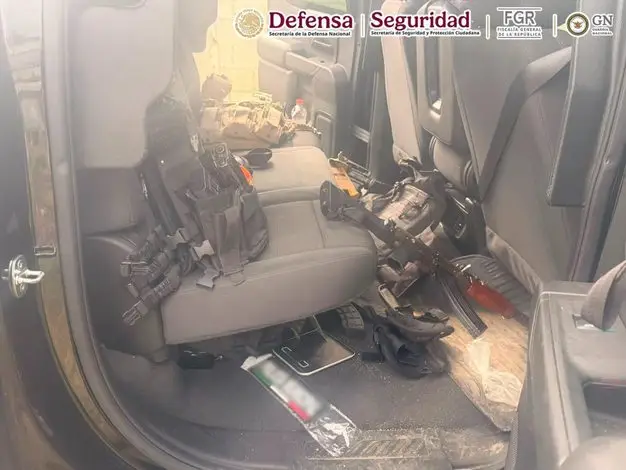 Operativo Enjambre golpea Puebla: cae alcalde de Esperanza y aseguran arsenal de alto poder