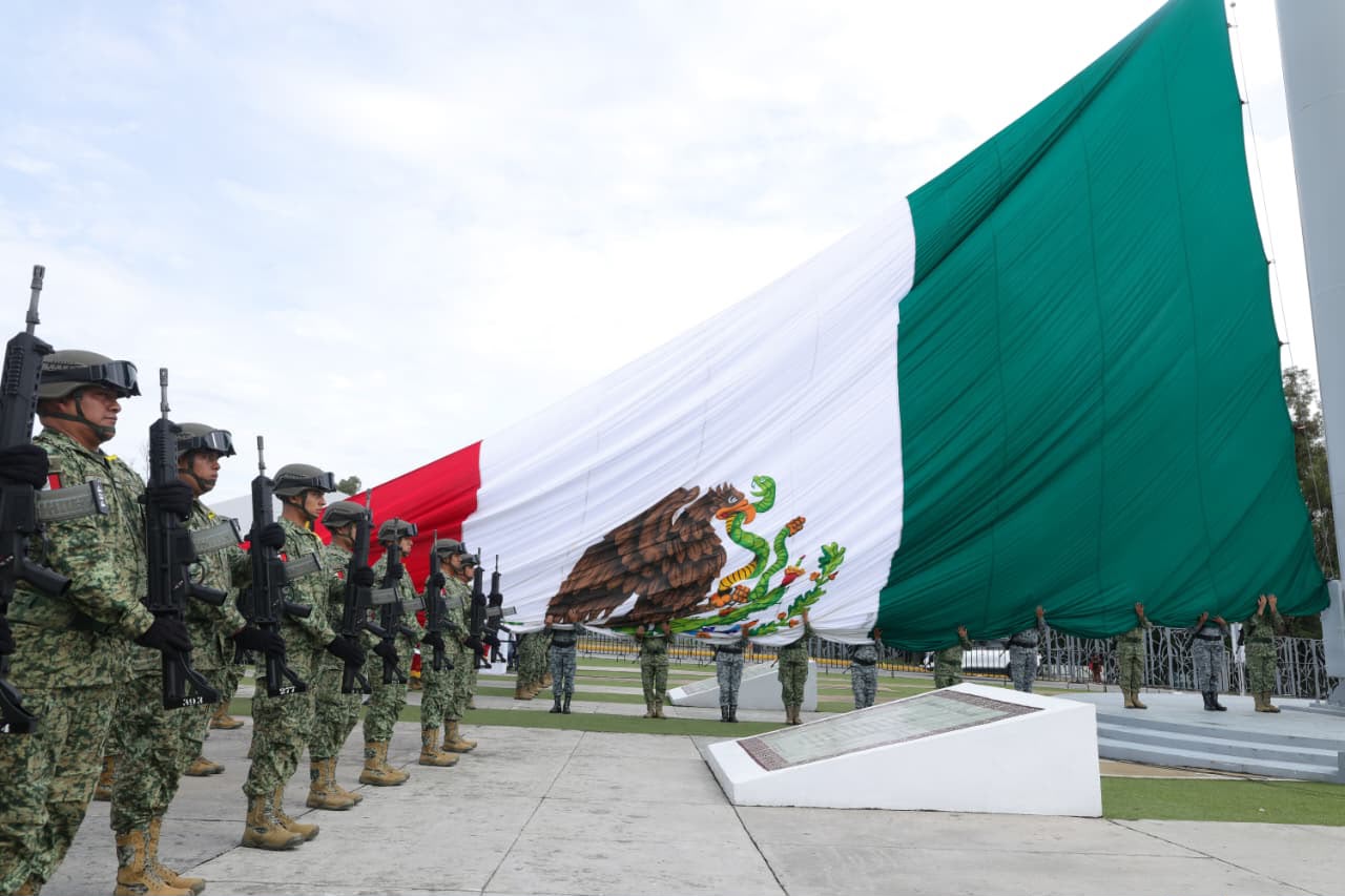 Homenaje a Ignacio Zaragoza se convierte en respaldo político a Sheinbaum