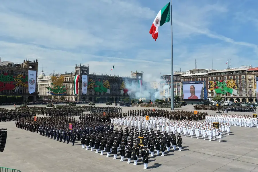 “México no se arrodilla y nunca se vende”: Sheinbaum defiende soberanía nacional