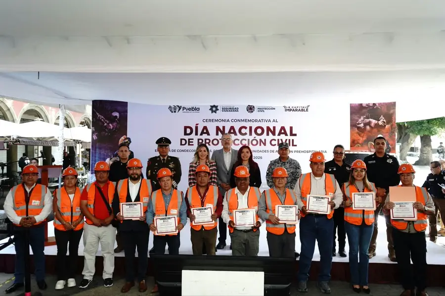 Puebla incorpora tres ambulancias y equipa a 180 brigadistas comunitarios