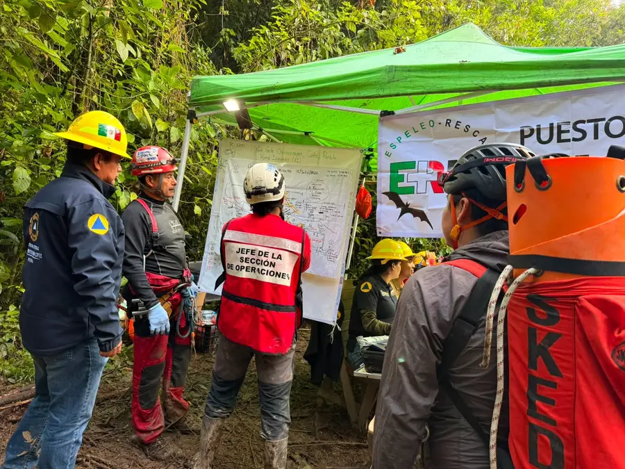 Posponen hasta octubre rescate de tres cuerpos en gruta de Cuetzalan por lluvias