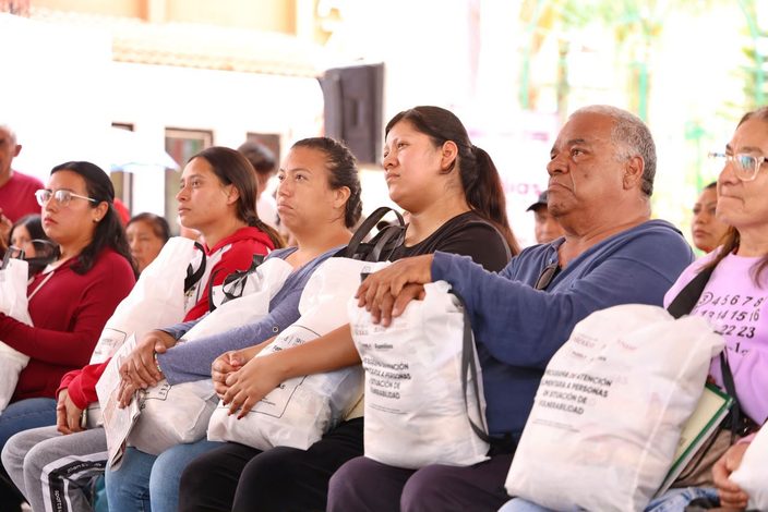 Entregan más de 4 mil despensas a familias de Cuautlancingo