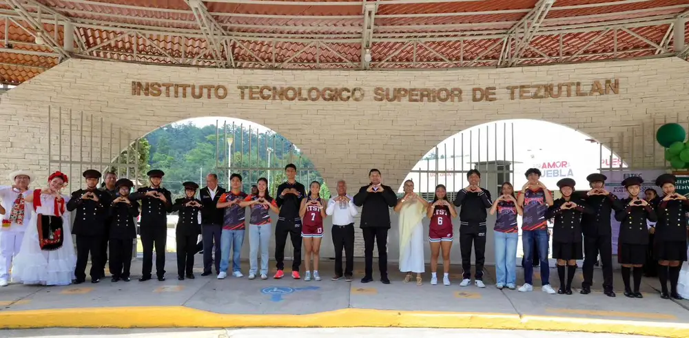 Páneles solares reducirán de 40 mil a 780 pesos el recibo de luz del Tecnológico de Teziutlán