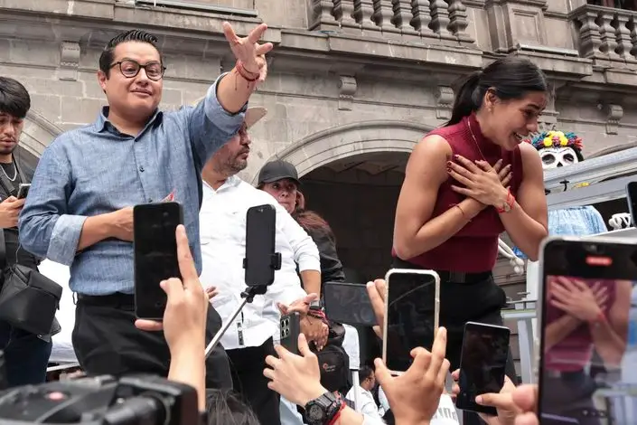 “El poder político debe servir a la gente, no al dinero”: Gaby ‘La Bonita’ Sánchez lanza mensaje en el zócalo