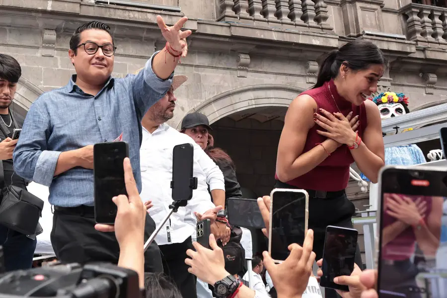 “El poder político debe servir a la gente, no al dinero”: Gaby ‘La Bonita’ Sánchez lanza mensaje en el zócalo