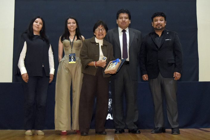 BUAP alerta sobre bacterias transmitidas por pulgas y garrapatas que pueden afectar a mascotas y humanos