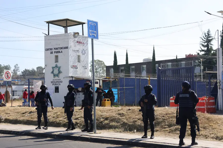 Puebla analiza asumir control de 11 penales municipales tras detectar irregularidades en 87.5% de los reclusorios