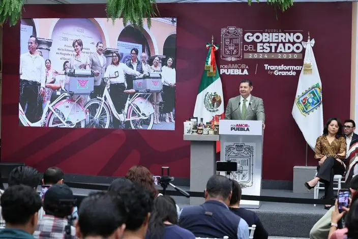 Puebla apuesta por electromovilidad, chips y formación especializada