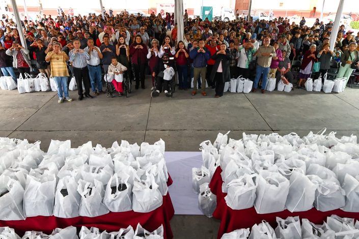 San Pedro Cholula entrega apoyos alimentarios a población vulnerable