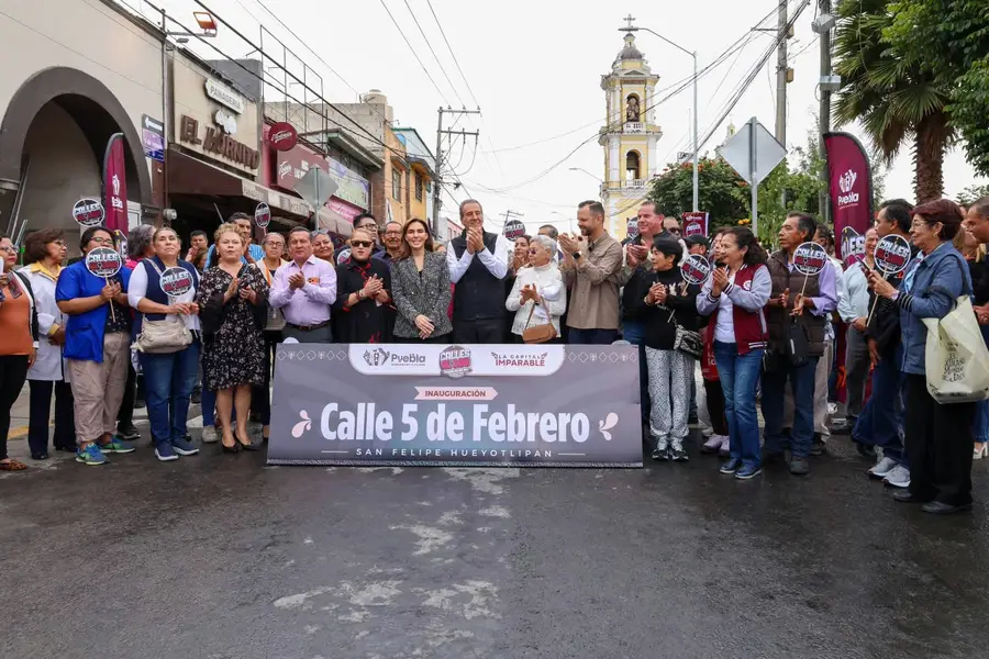 Entrega Pepe Chedraui rehabilitación de la calle 5 de Febrero en San Felipe Hueyotlipan