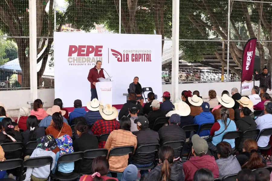 Alumbrado, salud y apoyos al campo: Pepe Chedraui presenta avances en San Andrés Azumiatla